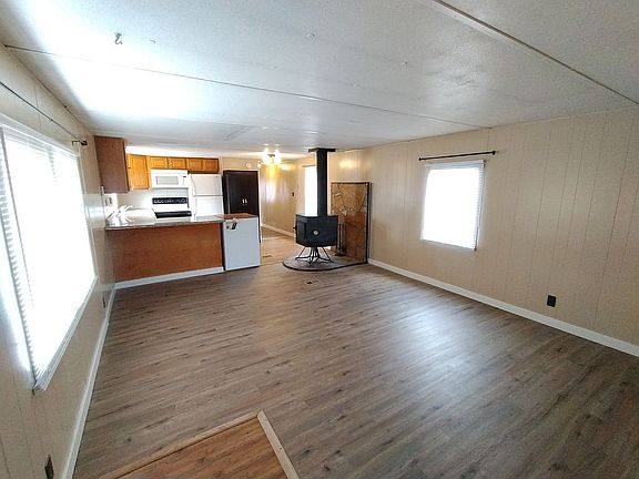 2nd image of 738 Lupine Cir