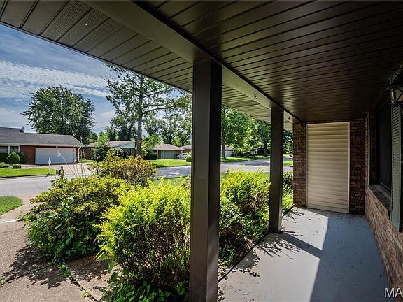 3rd image of 59 Stacy Dr