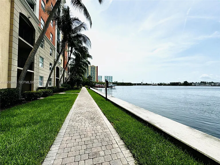 17150 N Bay Rd #2412 — Photo 14