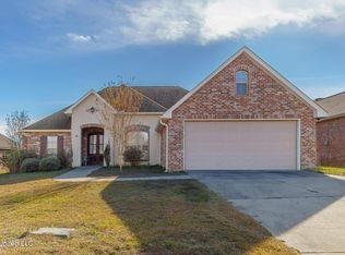 16 Chapel Hill Blvd W, Hattiesburg, MS 39402