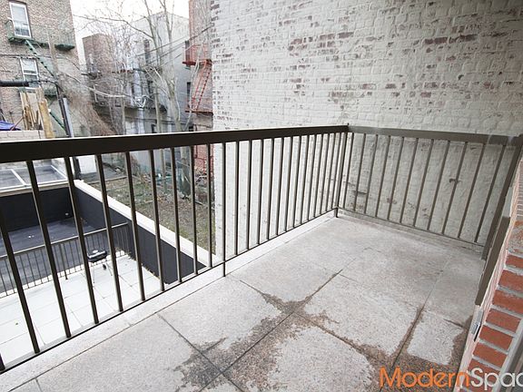 5th image of 2757 Crescent St APT 3B