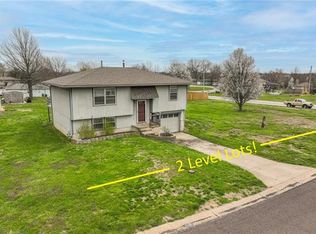 1109 W 4th St, Edgerton, KS 66021
