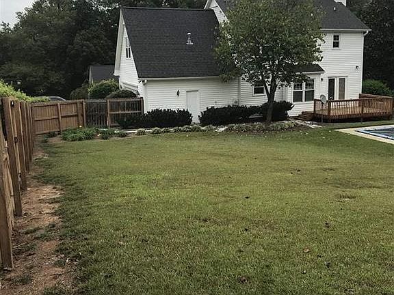 3rd image of 201 Hyde Park Ln
