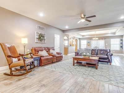 11713 Frazier Ln, Crowley, TX, 76036
