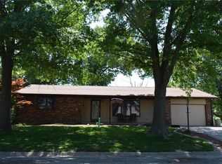 38 Islander Dr, Brighton, IL 62012