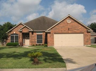 57 Chicory Ct, Lake Jackson, TX 77566