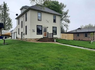 385 Lutheran St, Platteville, WI 53818