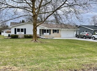 2042 Thornhill Dr, Akron, OH 44313