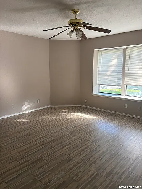 3 bed, 2.0 bath, 1478 sqft, $1,650 — Photo 4