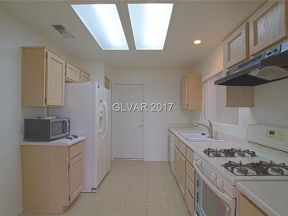 5th image of 10609 Mission Lakes Ave #0