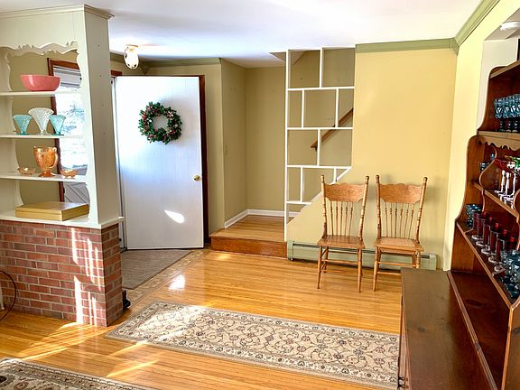 5th image of 1719 Meadow Dr