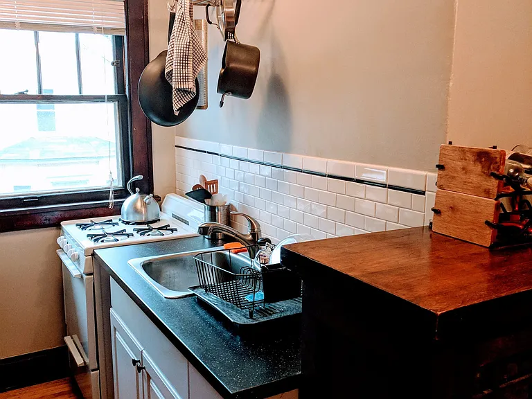 Ashland & Laurel Apartments — Photo 28