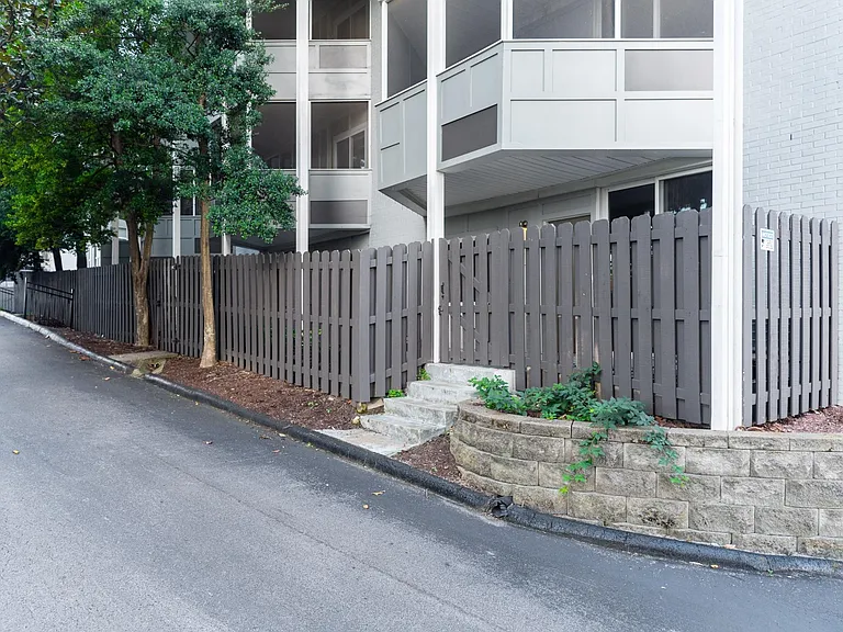 801 Inverness Ave #D4 — Photo 16
