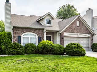 6745 Dorchester Dr, Zionsville, IN 46077