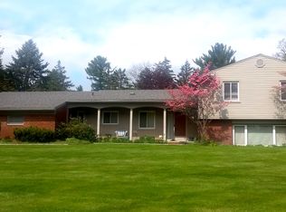 22961 Woodrising Ln, Farmington Hills, MI 48335