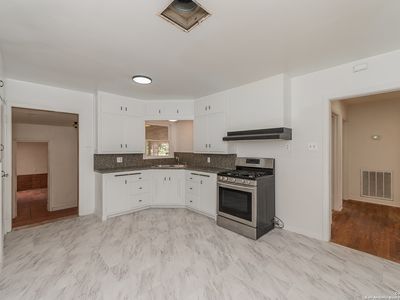1402 21ST ST, Hondo, TX, 78861