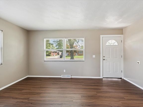 5th image of 147 Juhasz St