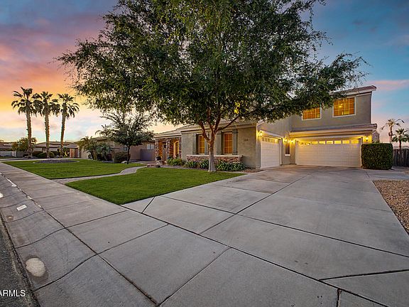 4th image of 1242 E CANARY Drive