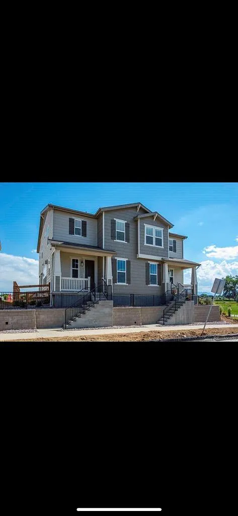 3 bed, 2743 sqft, $3,199 — Photo 1