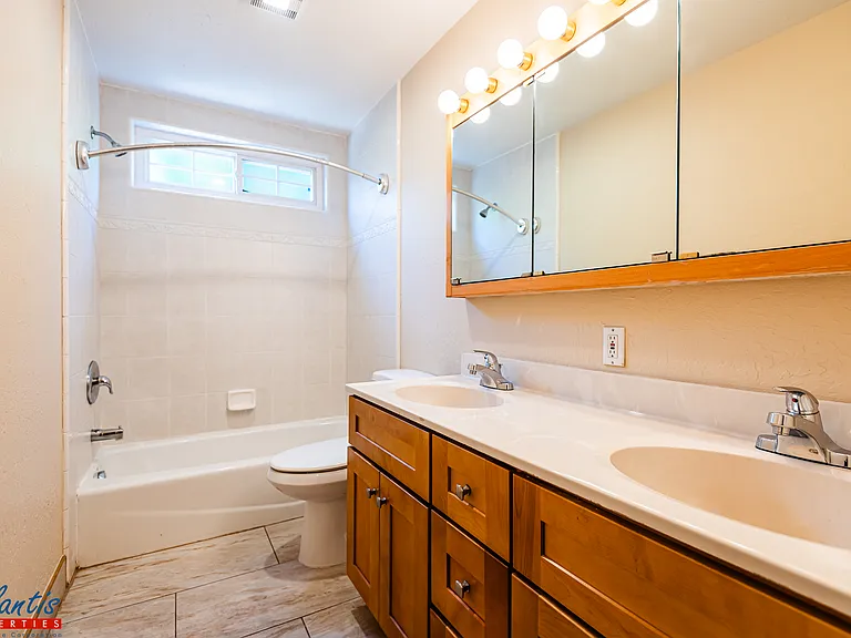 6043 Meridian Ave — Photo 14