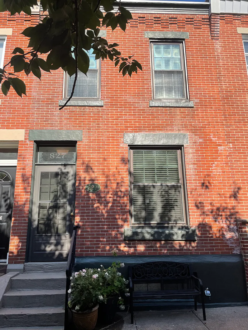827 N Taylor St photo 1