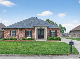 252 D Olivier St, Belle Chasse, LA 70037