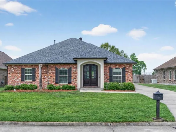 252 D Olivier St, Belle Chasse, LA 70037