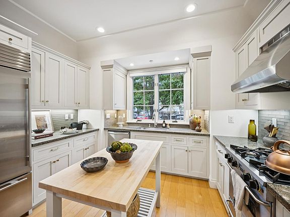4th image of 21 Tamalpais Commons Lane