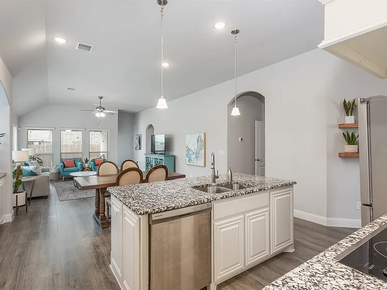 204 Garden Grove Dr — Photo 8