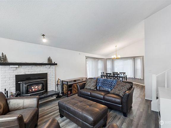 3rd image of 15315 118th Avenue Ct E