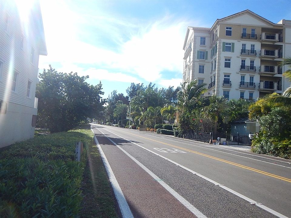 2nd image of 19651 Gulf Blvd APT B2
