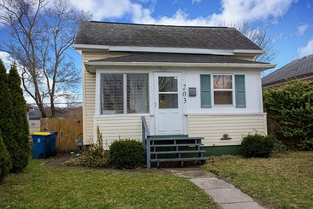 1st image of 203 E 13th St