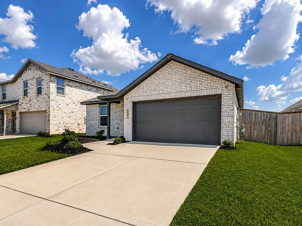 1631 Country View Dr
