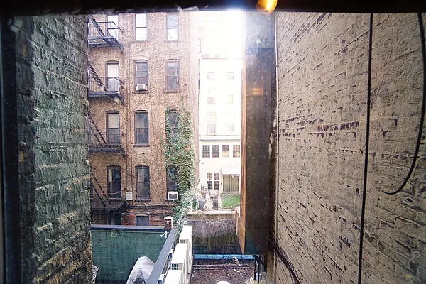 Rented by Renetta Real Estate | media 41