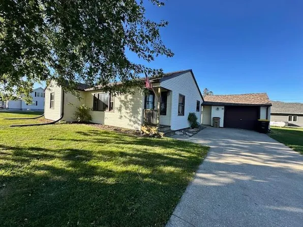 207 1st St SE, Eitzen, MN 55931