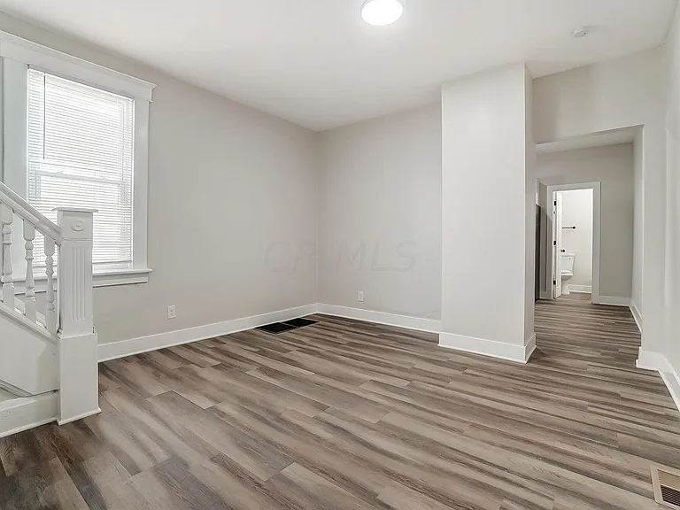 294 Dakota Ave — Photo 6