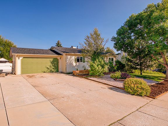 3rd image of 7760 Bordeaux Dr