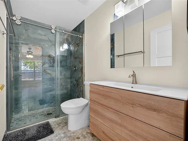 10748 Siena Dr — Photo 37
