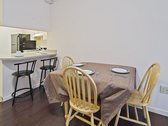 3rd image of 309 Eddy St APT 3A