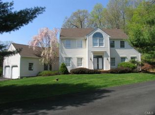 3 Falls Ln, Bethel, CT 06801