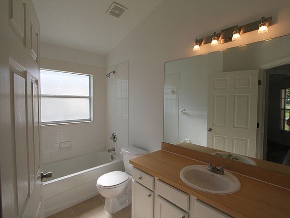 4th image of 210 Garberia Dr