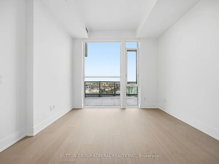 399 Royal Orchard Blvd #LPH16 — Photo 10