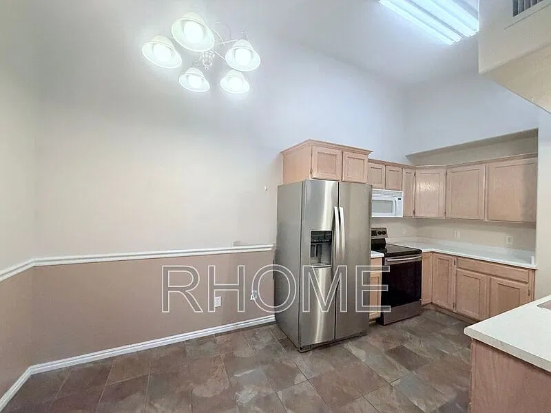 3 bed, 2.0 bath, 1150 sqft, $1,349 — Photo 2