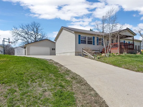 504 S Linn St, Anamosa, IA 52205