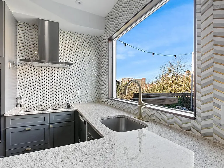 1830 I St NE #4 — Photo 3