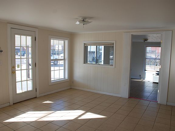 2nd image of 607 E Park Ave