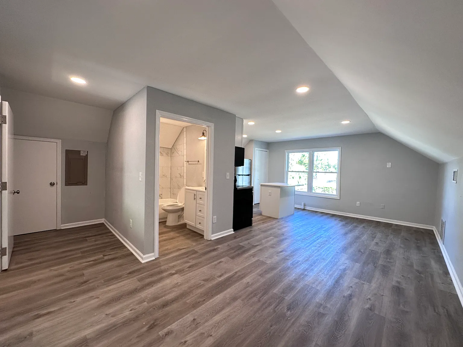 1 bed, 650 sqft, $1,500 — Photo 4