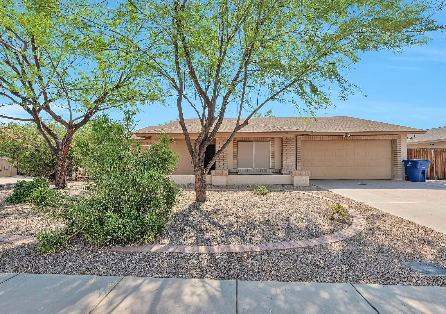 Spacious four-bedroom, two-bathroom home in the desirable South Tempe! — Photo 1