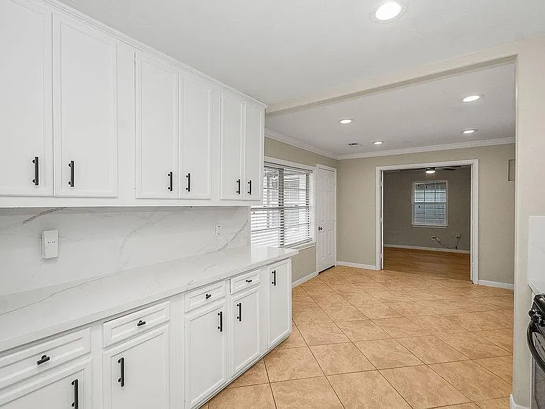 5037 W 43rd St — Photo 13