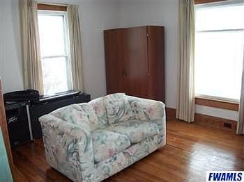 3rd image of 215 S Walnut St